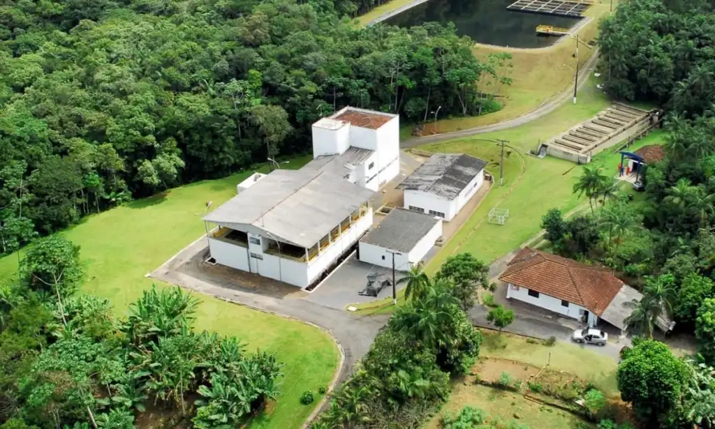 A Águas de Joinville informa que os bairros abastecidos pela Estação de Tratamento de Água (ETA) Piraí podem ter o forne...